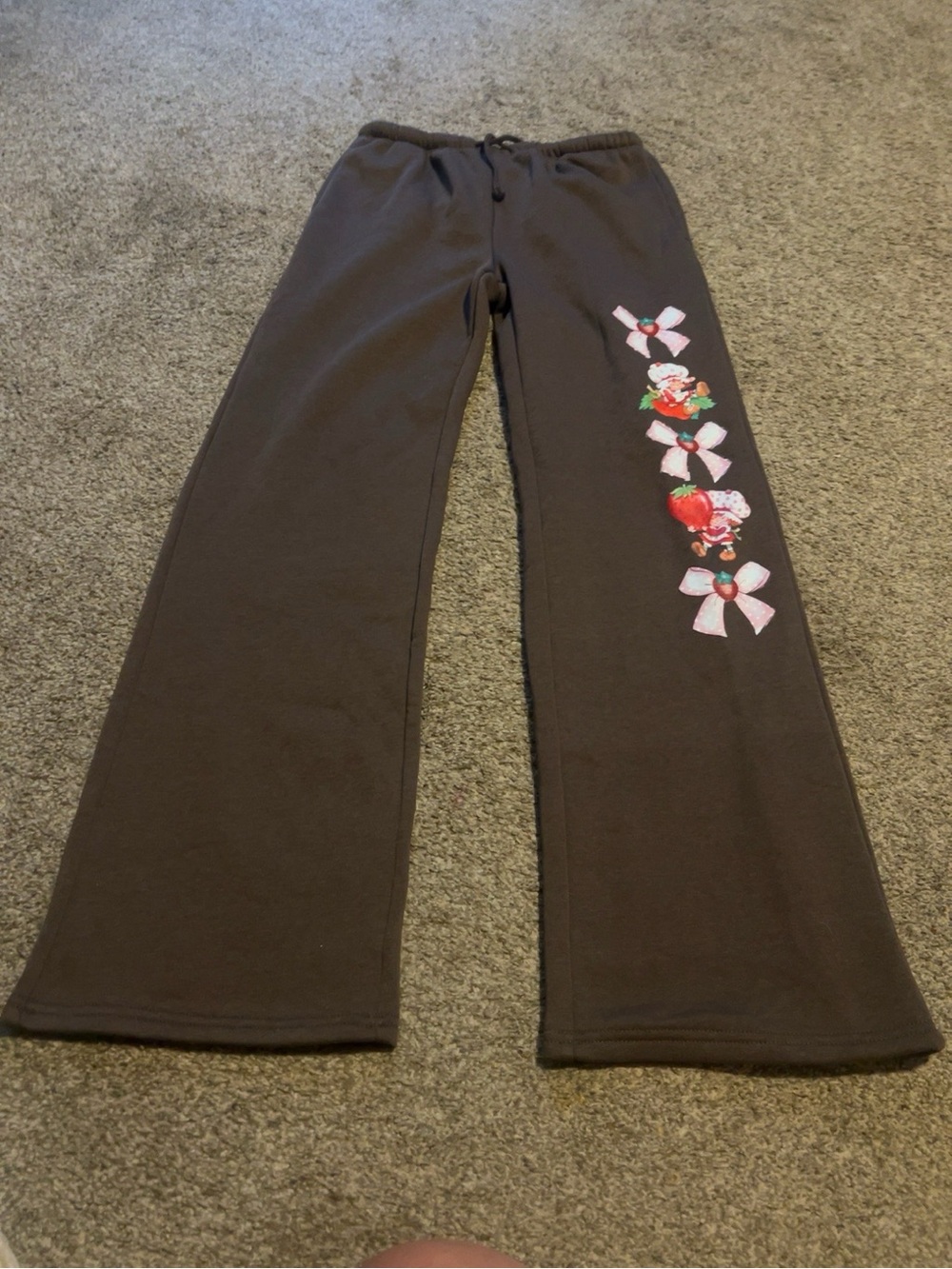 Strawberry Shortcake Chocolate Brown Wide Leg Sweatpants Graphic Bow size M